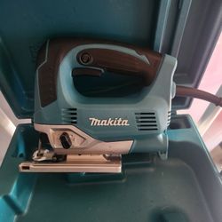 NEW makita ELECTRIC (5 SPEED) JIGSAW WHITH BOX
