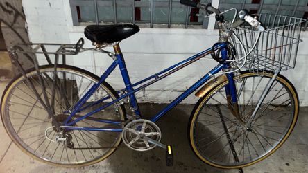 Vintage Nishiki Bicycle Royale Road Bike Unrestored Original With wire metal front basket & rear cargo rack