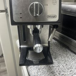 Espresso Machine (DeLonghi)