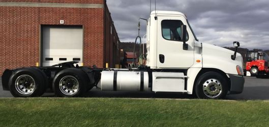 Semi truck/ Volvo/ Freightliner/DryVan Trailer/ CDL Driver/ Best Pay