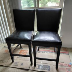 2 Counter Height Chairs $25 No Delivery Measures 24" Seat To Floor