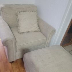 Lazy Boy Chair With Ottoman