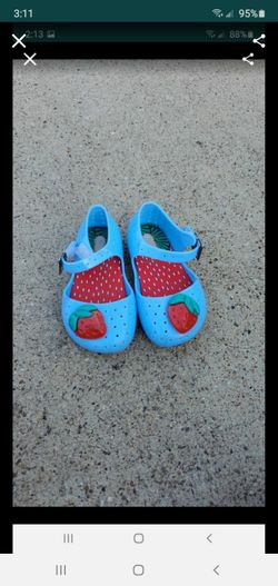 Girls strawberry jellies