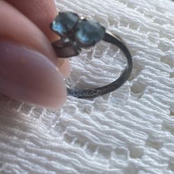 Vintage sterling Silver Ring with Aquamarine Stones Approx Sz 6.5