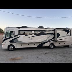 2011 Fleetwood bounder 36ft  with 3 slide outs. Model number 36R. Ford V 10 