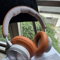 Bang & Olufsen Beoplay HX 