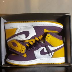 Nike Air Jordan 1 High – Purple & Gold Colorway 