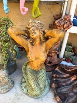 Mermaid 🧜‍♀️ statue