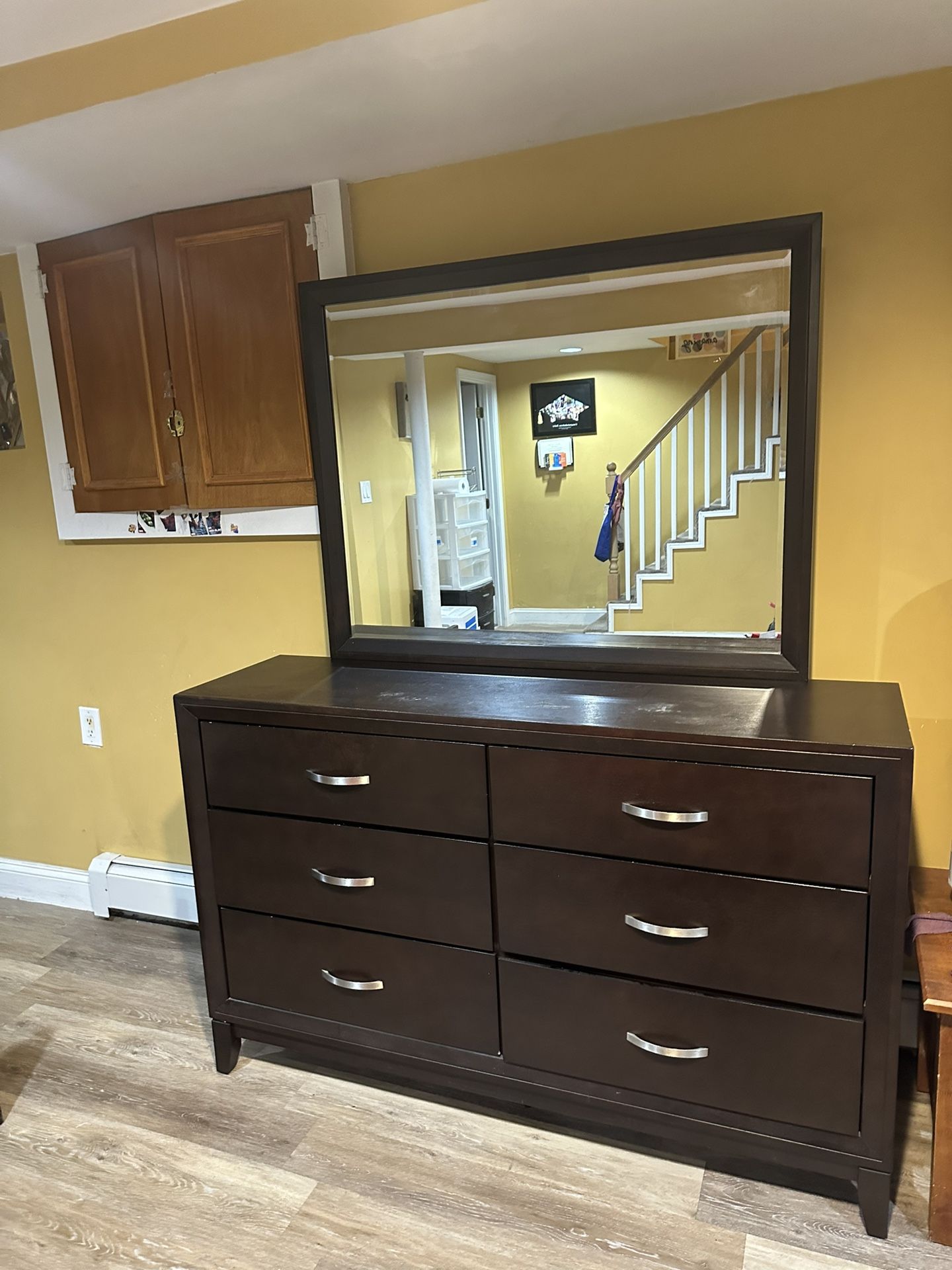 Used Bureau With Mirror