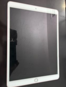 Apple iPad Air 3rd generation WiFi 64gb , rose gold color, new case , Excellent condition