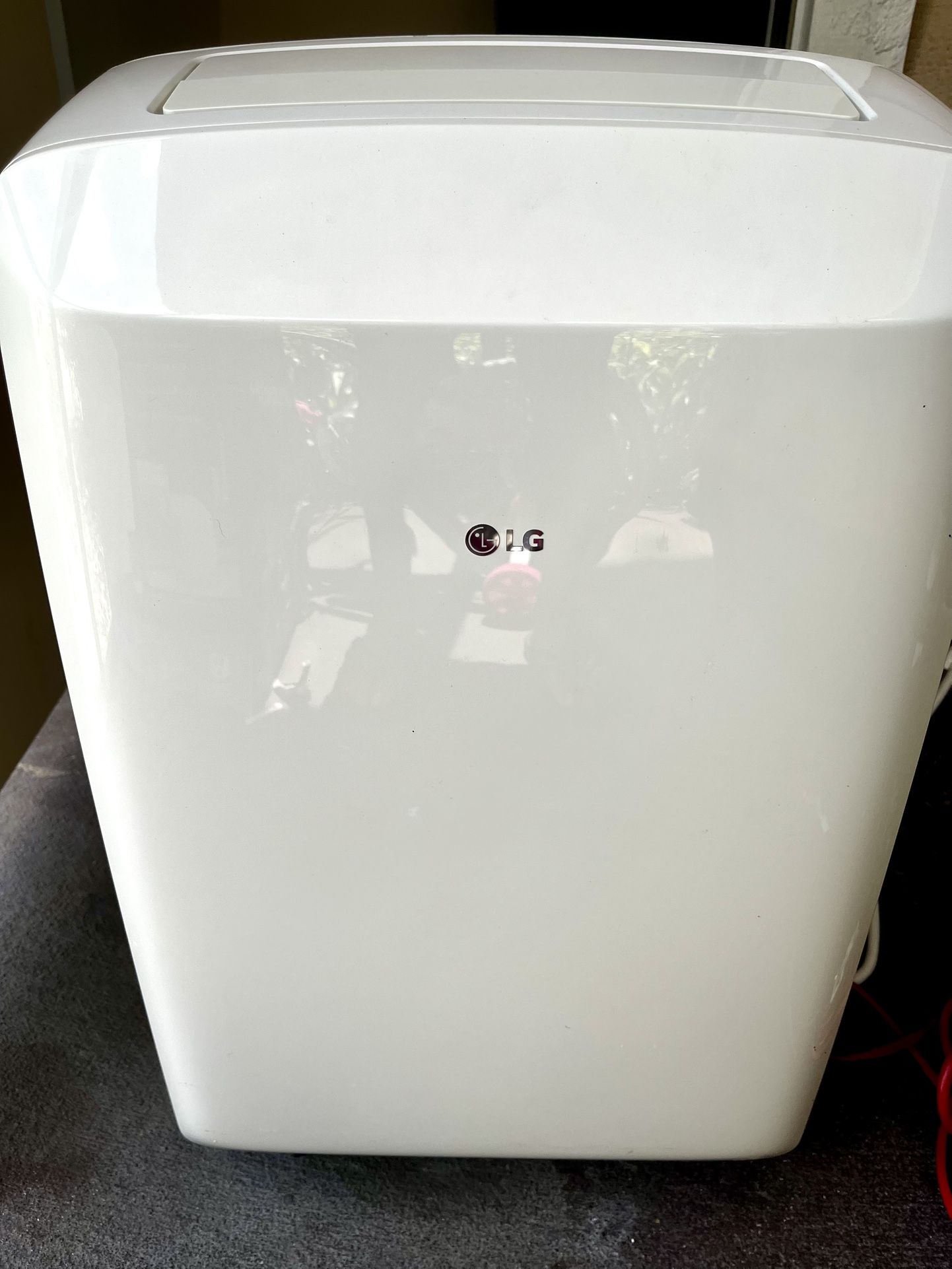 LG 8000 BTU Portable AC