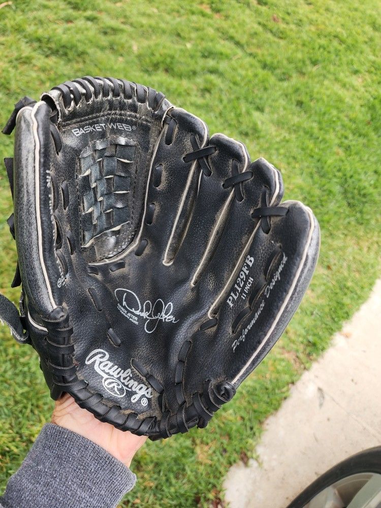 Rawlings PL129fb 11” Players Series RHT Black Baseball Glove Mitt basket web EUC