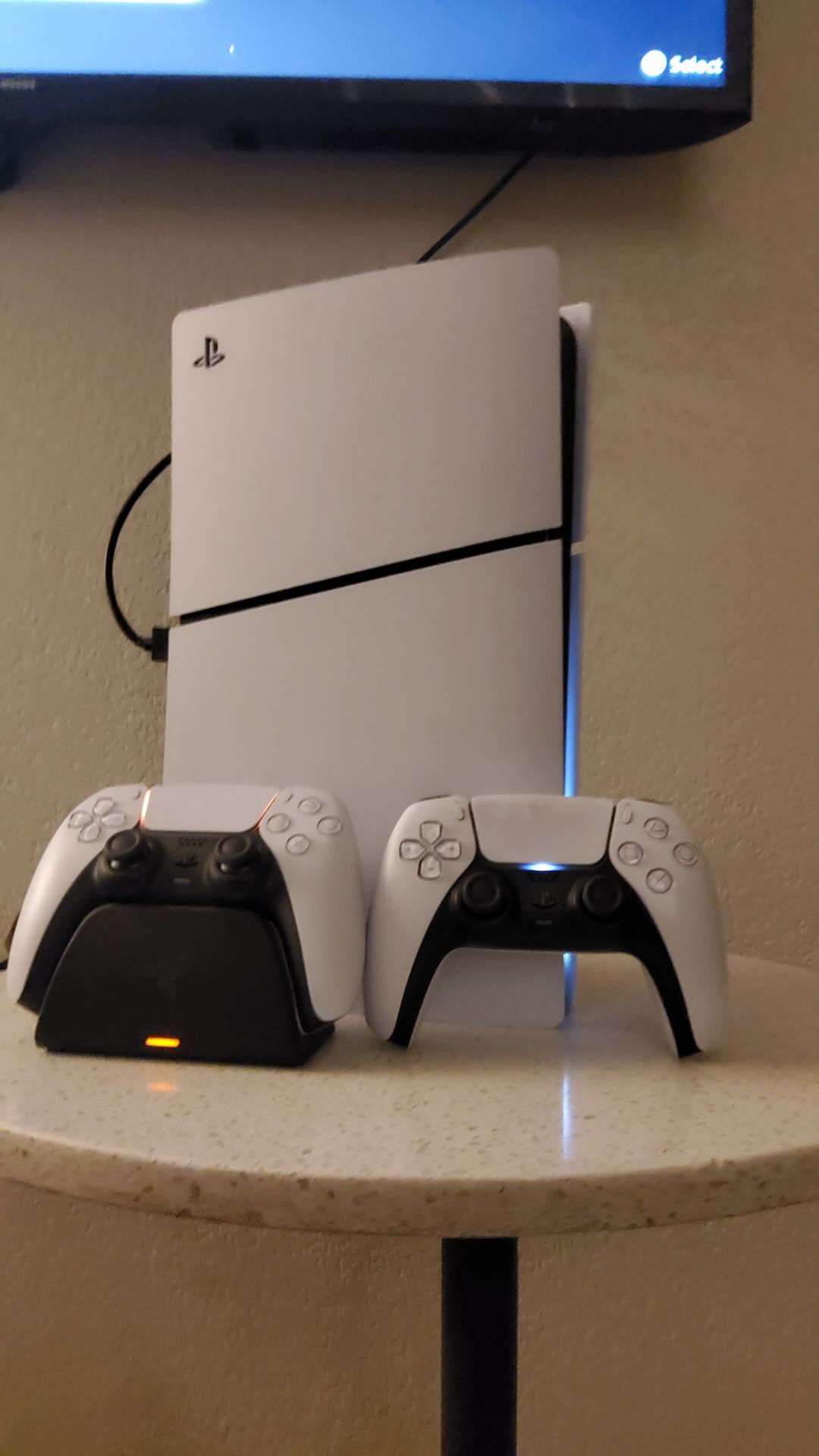 PlayStation 5 Digital Edition Slim console
Two dual sense controllers
Razer DualSense Charging Station