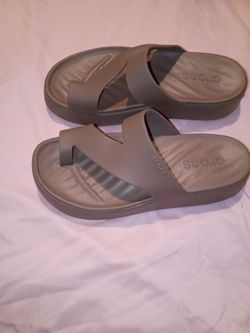 Brown croc sandals size 6