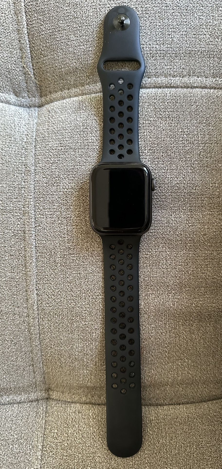 Apple Watch Series 4 (44mm) GPS + Cellular