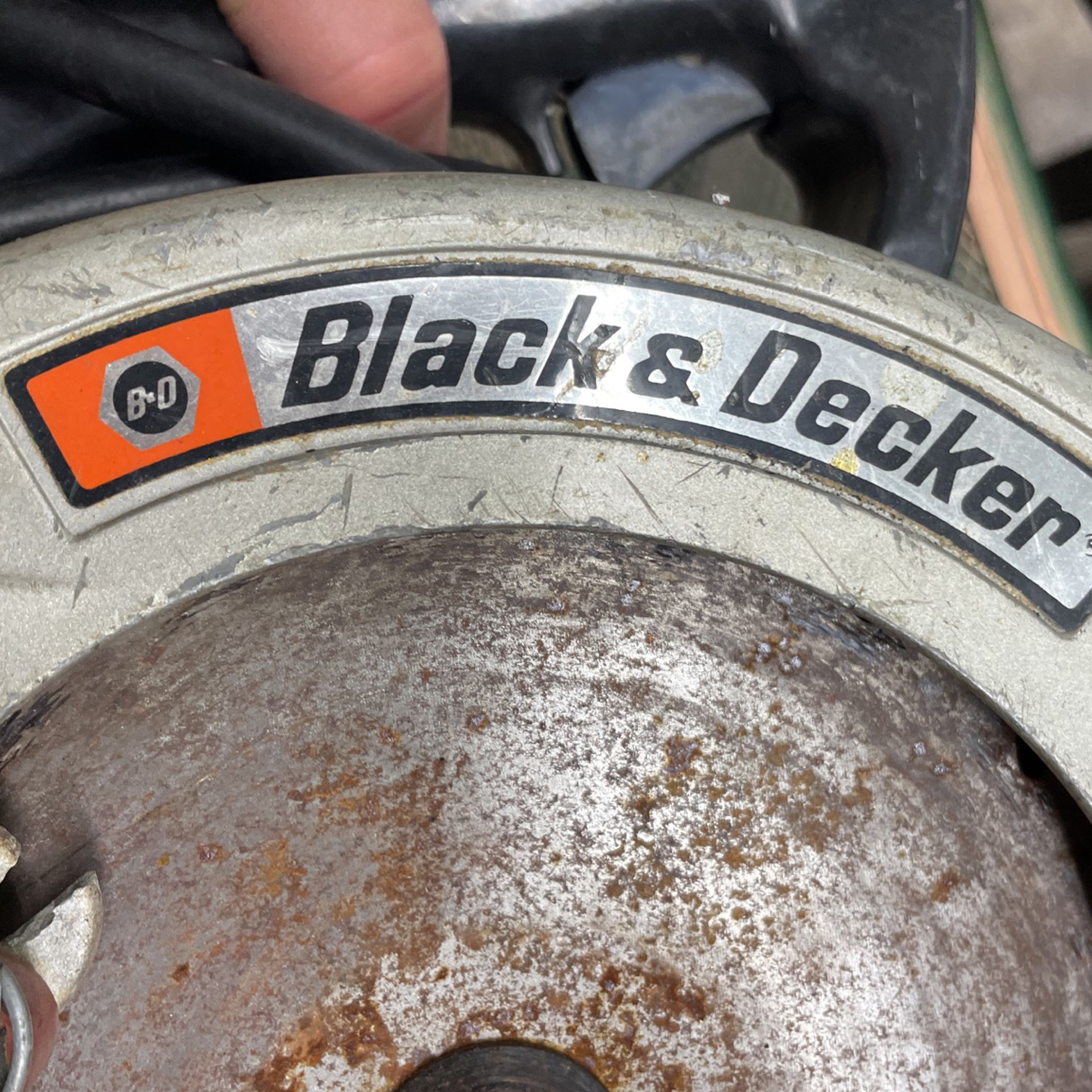 Black & Decker Super SawCat 3064 7 1/4 Circular Saw with Brake for Sale in  Bridgeport, CT - OfferUp