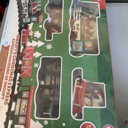 Peanuts Snoopy’s Christmas Train Set
