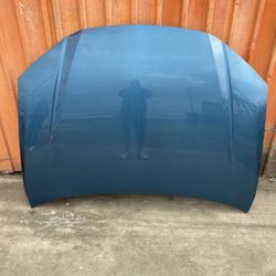 Toyota Camry Hood  2025. Up  Used. OEM.  