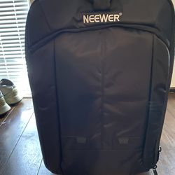 NEEWER CONVERTABLE CAMERA BACKPACK  CASE 