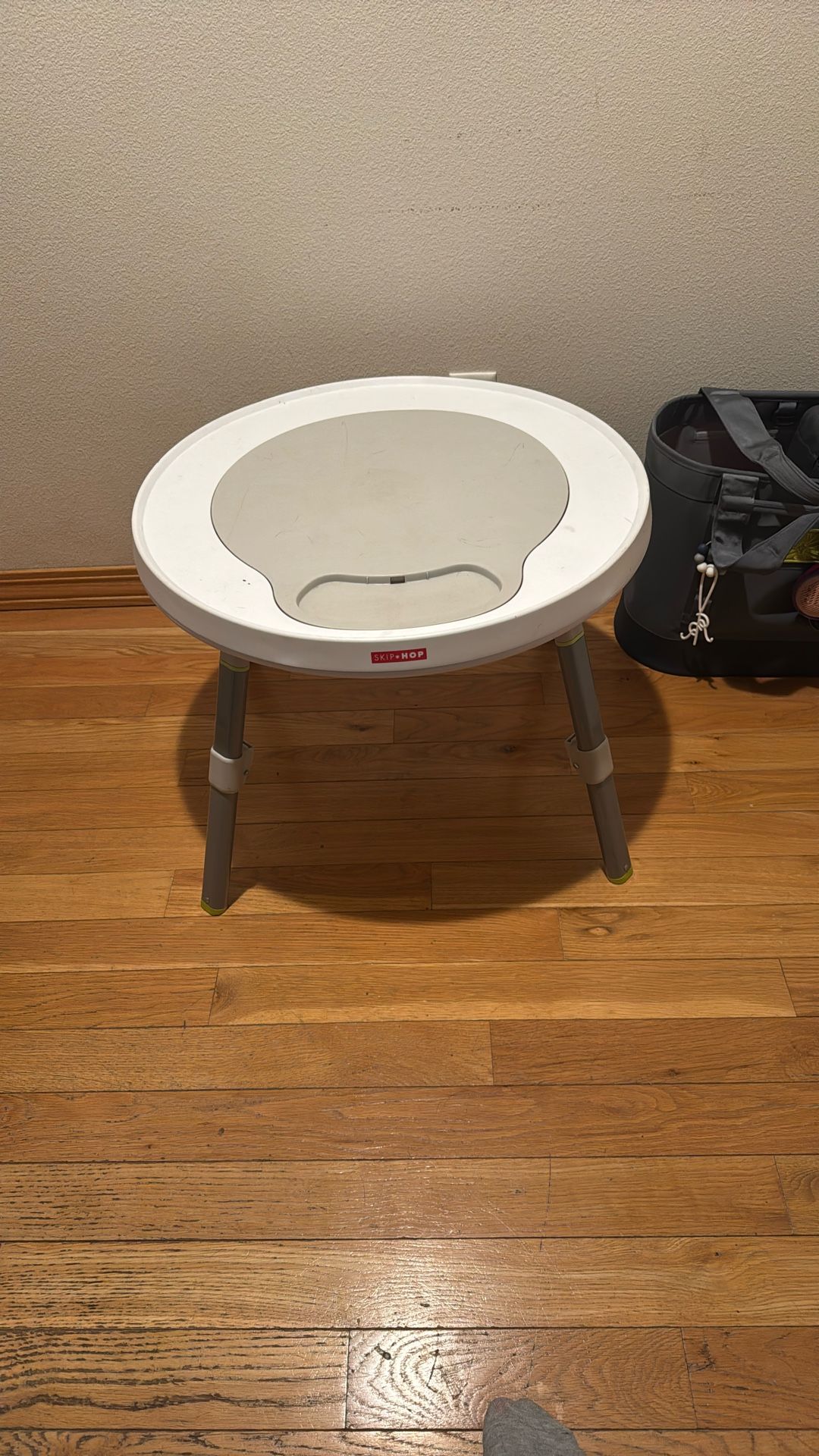 Skip hop Table Without Toys And Seat