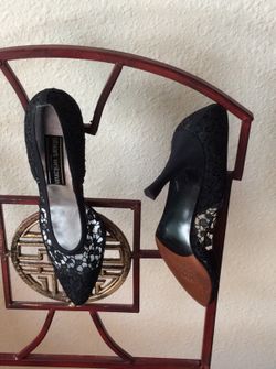 Stuart Weitzman lace shoes size 6