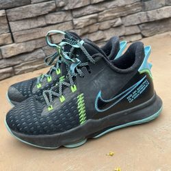 Nike Lebron Witness V Black/Lagoon Boys Size 6.5 