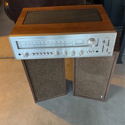Vintage  REALISTIC  Am/Fm Stereo Receiver Amplifier.  