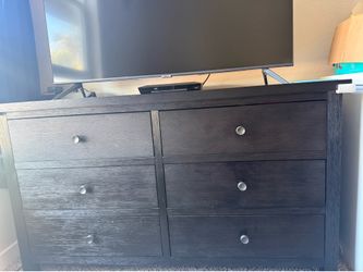 Tv stand/clothes drawer