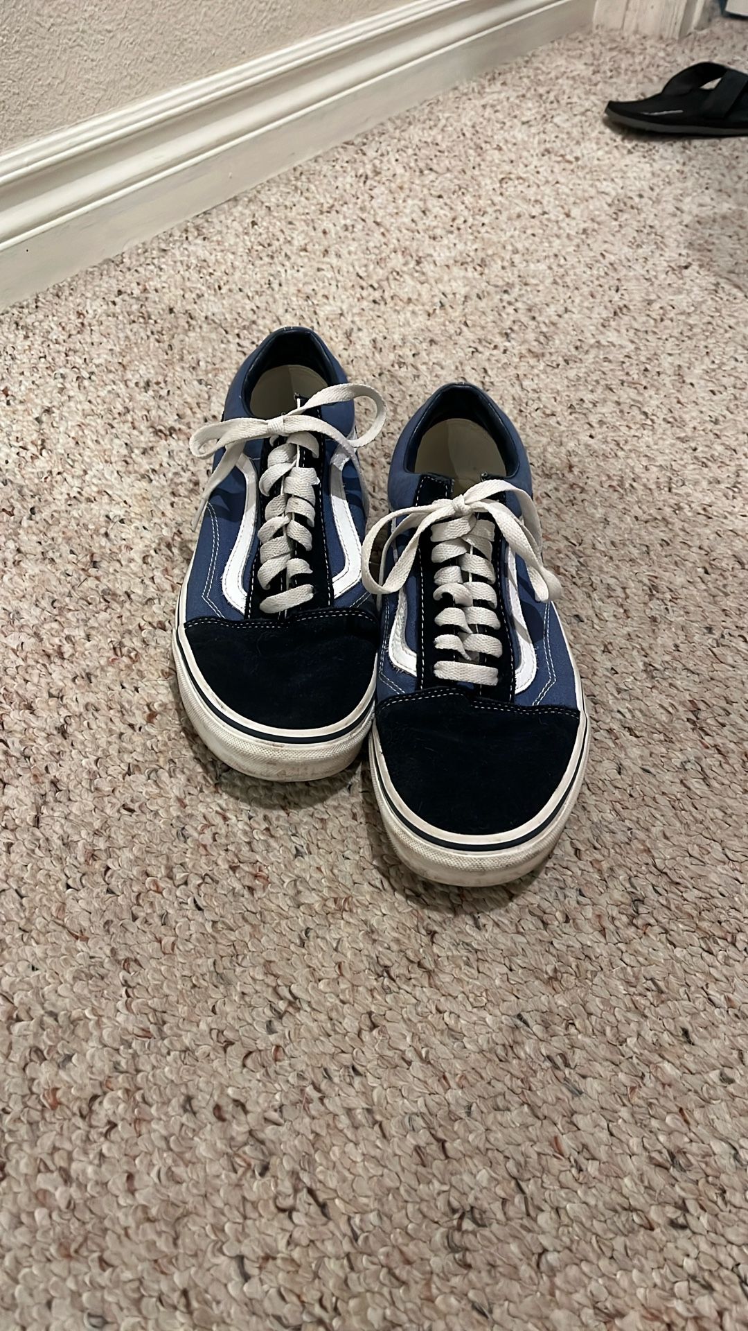 Vans - Men’s 8