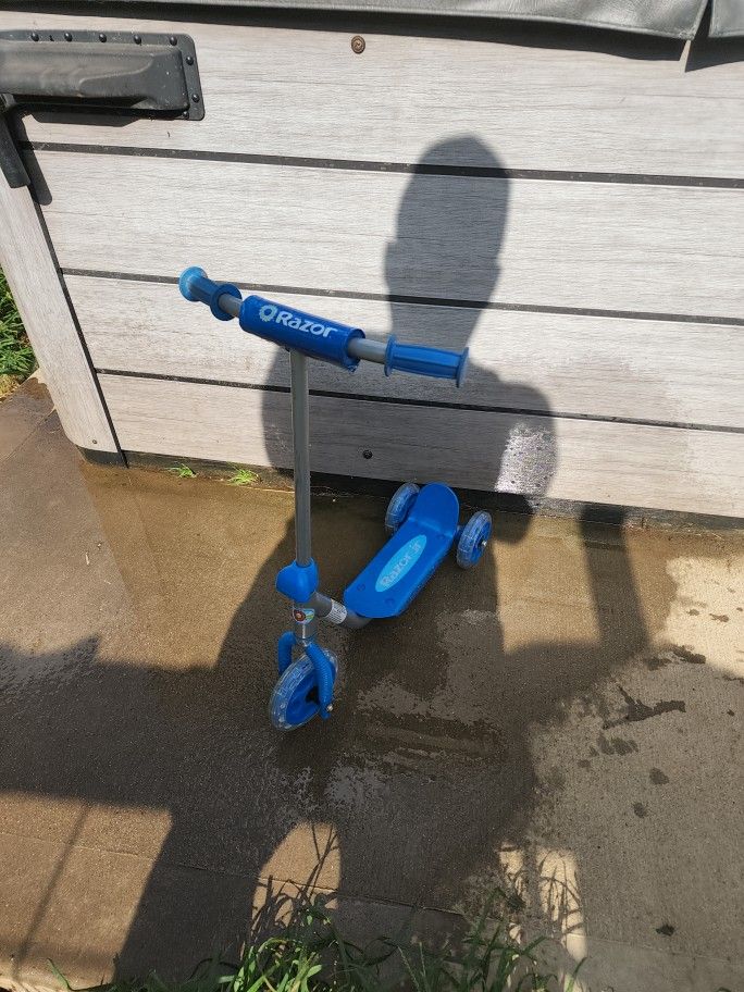 Razor Jr. Blue Kids 3-Wheel Steel Junior Lil' Kick Scooter Toddler/Learning