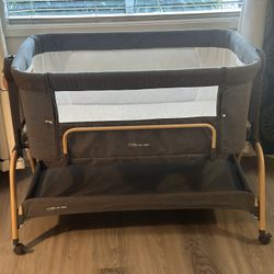 Baby Bassinet/Crib