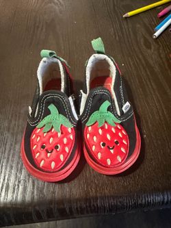 Vans Strawberry Size 4 Child