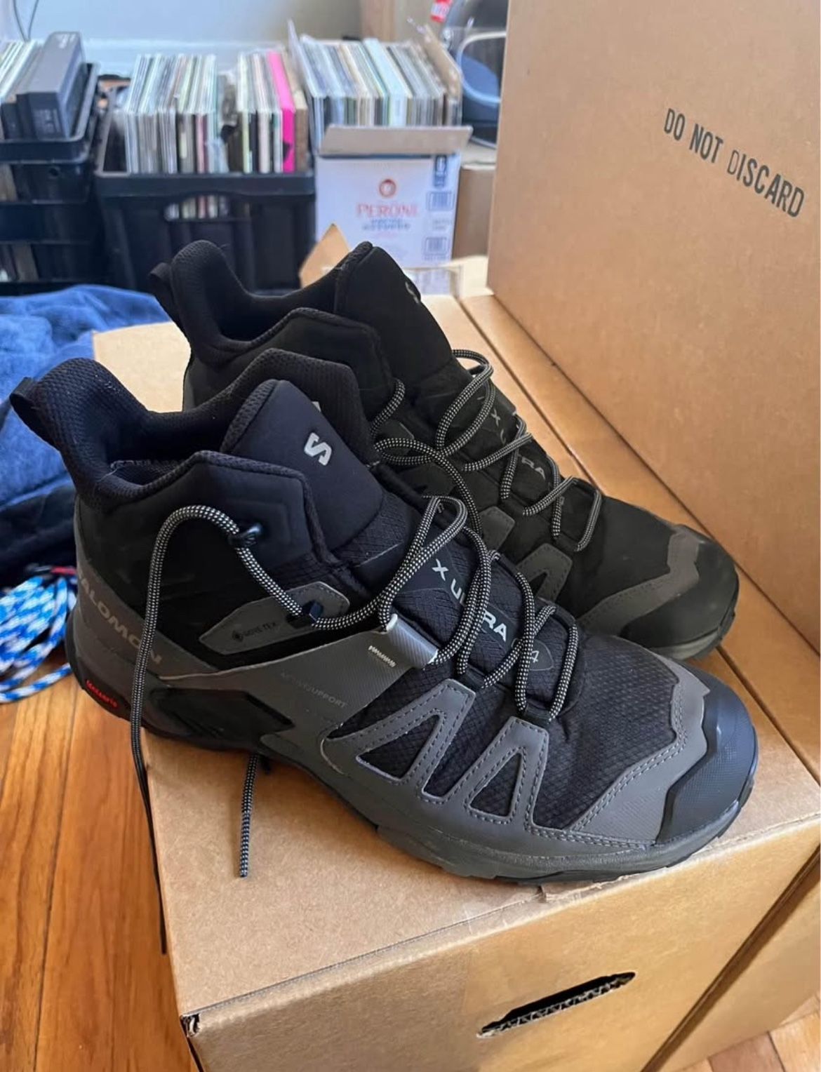 Like new Salomon Boots