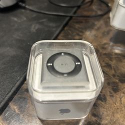 2 iPod nano 8th gen 1 shuffle 2010