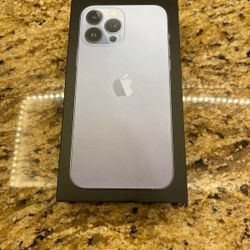 Apple iPhone 13 Pro Max 128 GB in Sierra Blue Unlocked