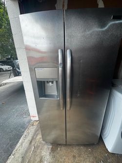 FRIGIDAIRE SIDE BY SIDE WORKS ALL