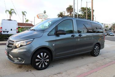 2021 Mercedes-Benz Metris Passenger Van