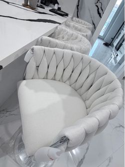4 Countertop chairs