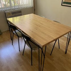 Butcher block kitchen Table with 4 Vintage Folding Chairs 