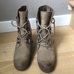 Sorel Wedge Boots Sz 8