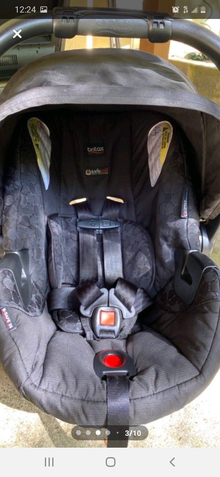 Carseat and stroller combo
