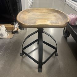 Adjustable Bar Stool 