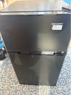 Mini fridge