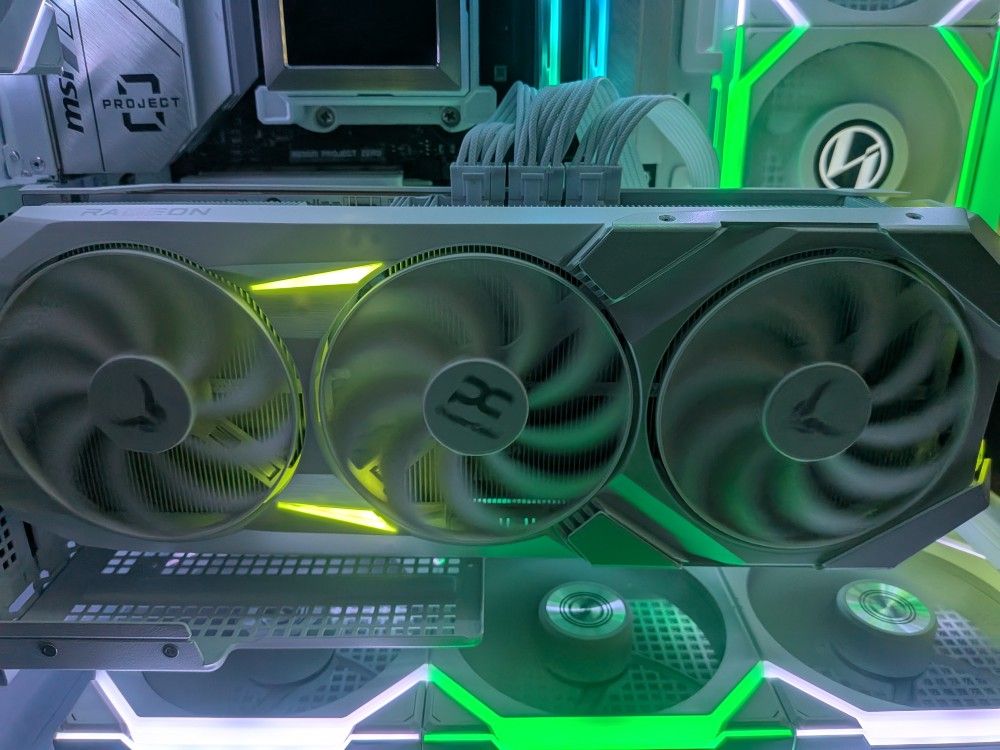 Powercolor 9070xt Red Devil Spectral White Edition