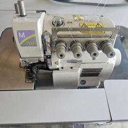 M700 Sewing Machine 