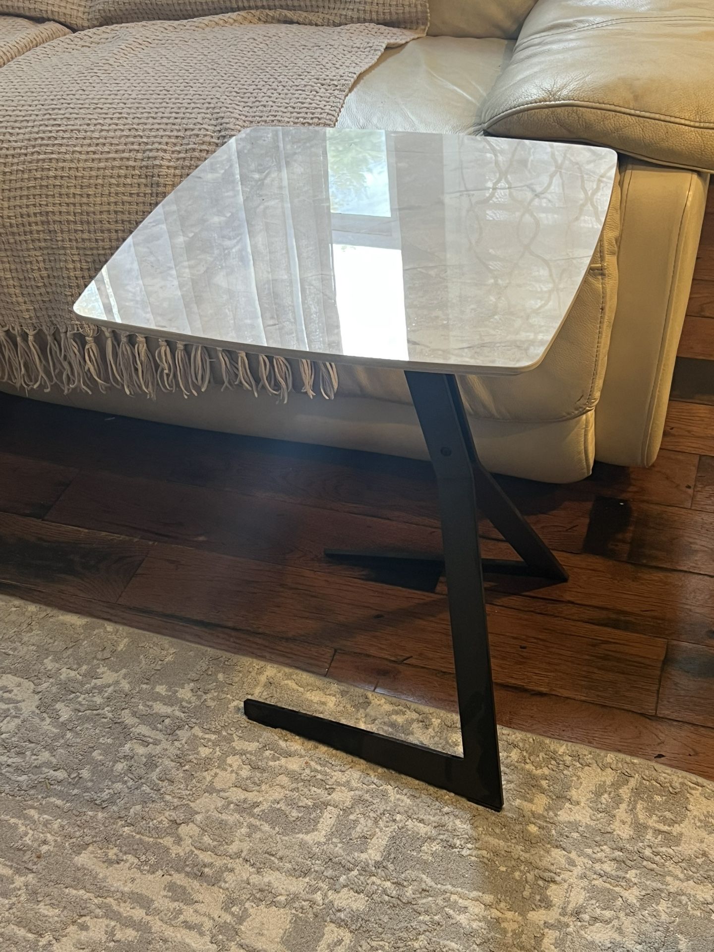 End table