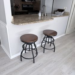 2 Adjustable  Bar /counter Stools 