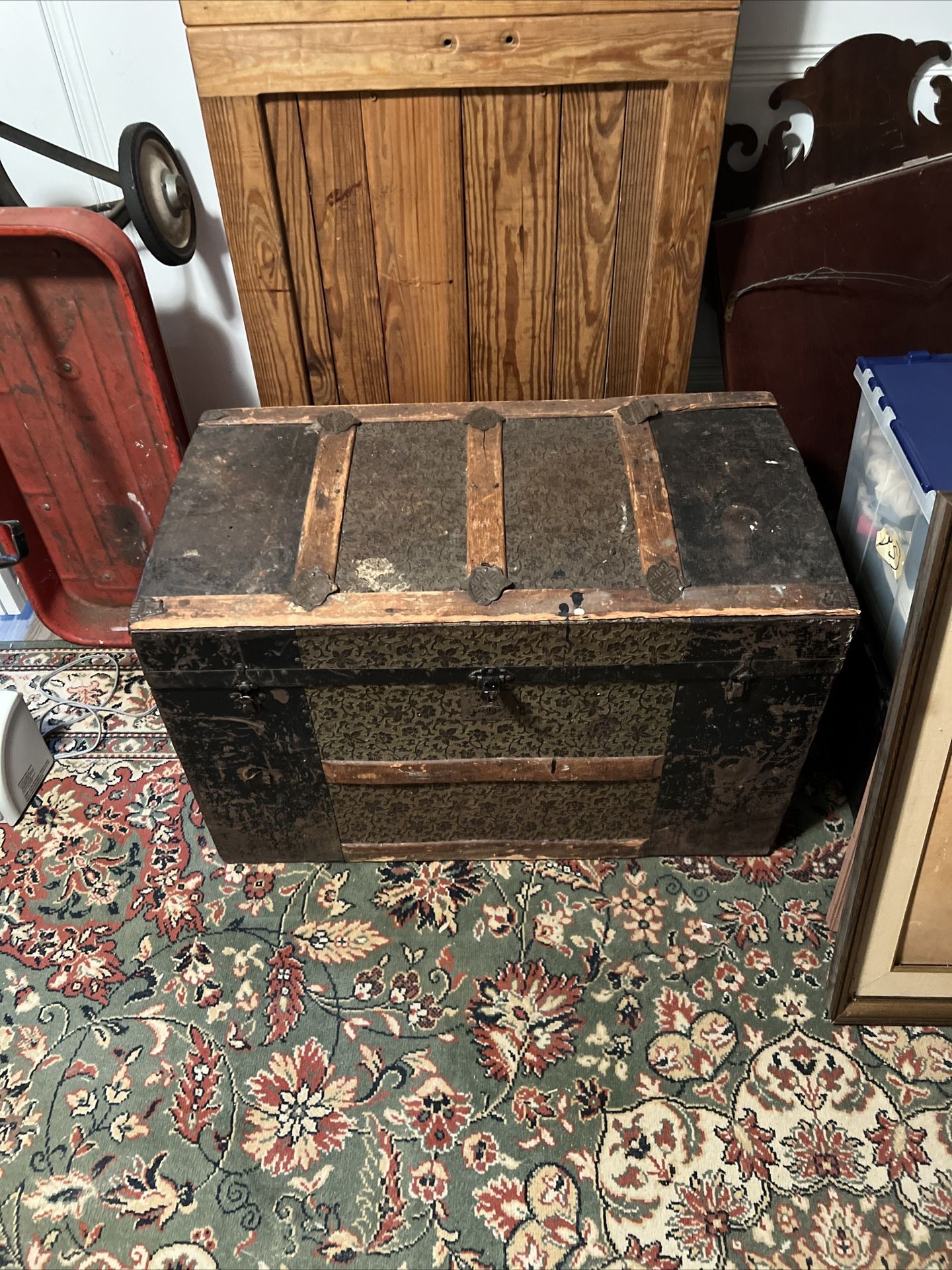 Early 1900s Steamer Trunk w/ Beautiful Lithograph Picture