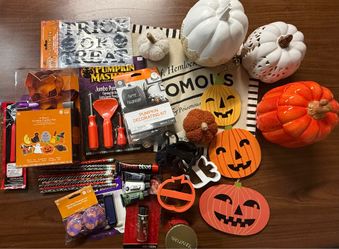 Huge Halloween Lot: Pumpkins, Decor, Carving kit + Cookie Cutters