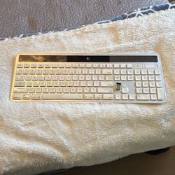 Logitech Wireless And Solar Powered Keyboard